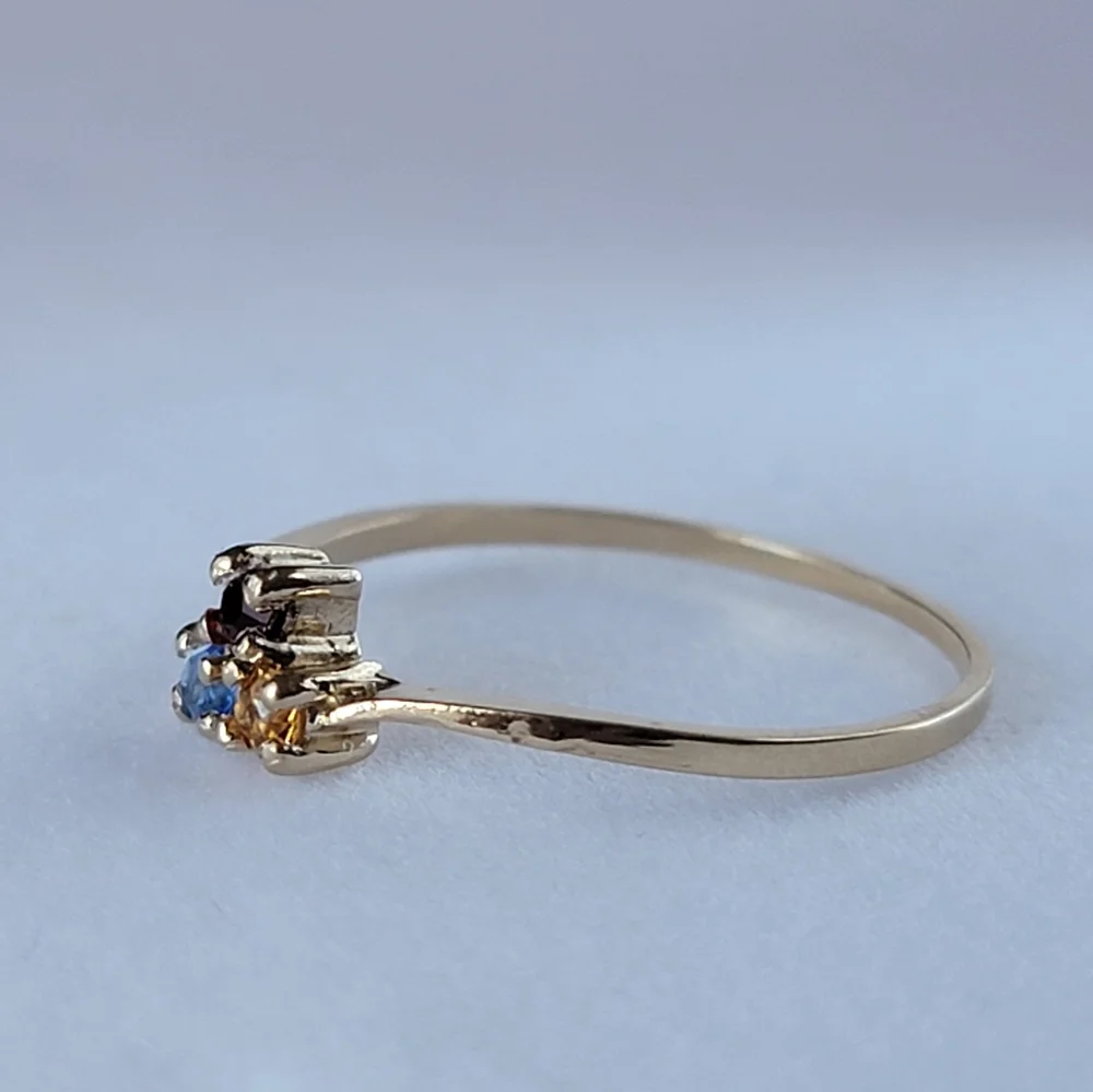 Vintage Dainty Triple Gemstone Stacking Band Gold Tone Ring Primary Color 6 ¾